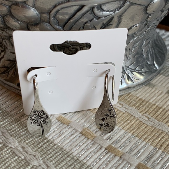🔥NWT‼️ Boho Silver Dandelion Water Drop Earrings - Picture 4 of 4
